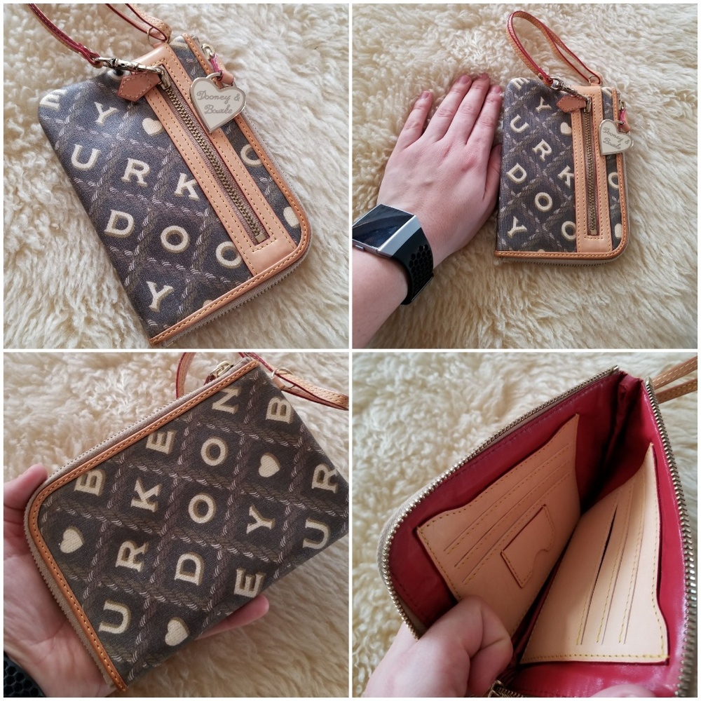 Dooney & Bourke wristlet